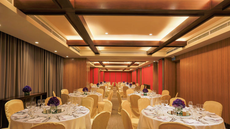 Holiday Inn & Suites Makati Ballroom