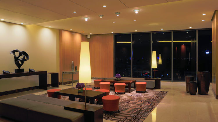 Holiday Inn & Suites Makati Meeting