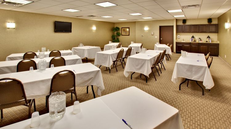 Holiday Inn Express Hotel & Suites Meeting