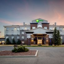 Holiday Inn Express Hotel & Suites