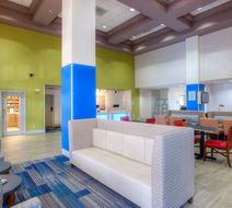 Holiday Inn Express & Suites Tempe Lobby