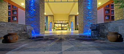 Holiday Inn Express & Suites Tempe Exterior