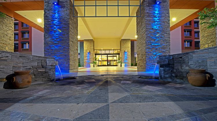 Holiday Inn Express & Suites Tempe Exterior