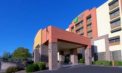 Holiday Inn Express & Suites Tempe