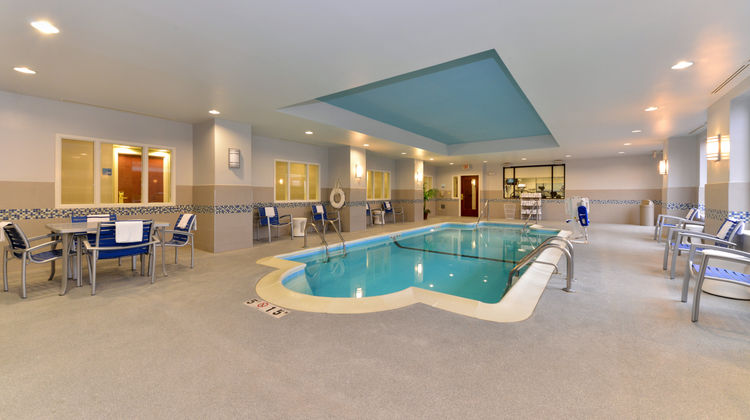 Holiday Inn Express & Stes Dwtn/Conv Ctr Pool