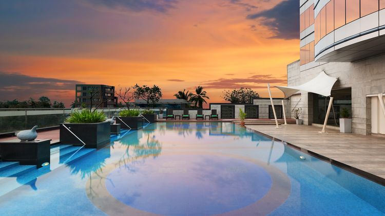 Holiday Inn Cochin Pool