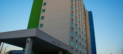 Holiday Inn Express Exterior