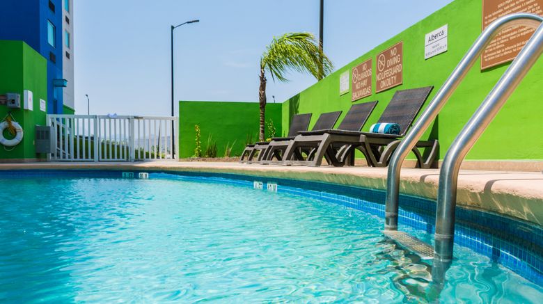 <b>Holiday Inn Express Pool</b>. Images powered by <a href="https://www.leonardoworldwide.com/" title="Leonardo Worldwide" target="_blank">Leonardo</a>.