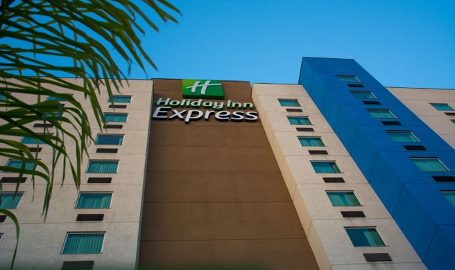 Holiday Inn Express Exterior