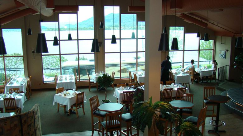 <b>Holiday Inn & Suites Osoyoos Restaurant</b>. Images powered by <a href="https://www.leonardoworldwide.com/" title="Leonardo Worldwide" target="_blank">Leonardo</a>.