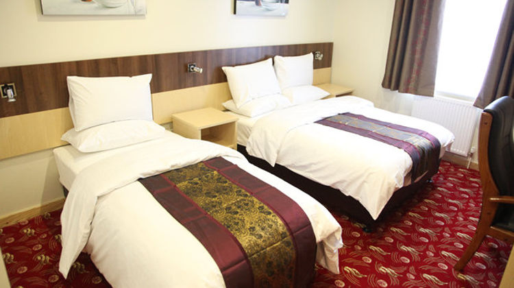Cambridge Hotel Room