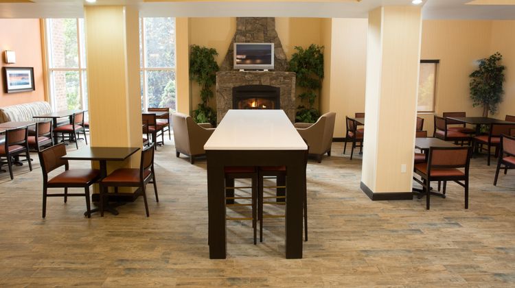 Holiday Inn Express Hotel & Suites Lobby