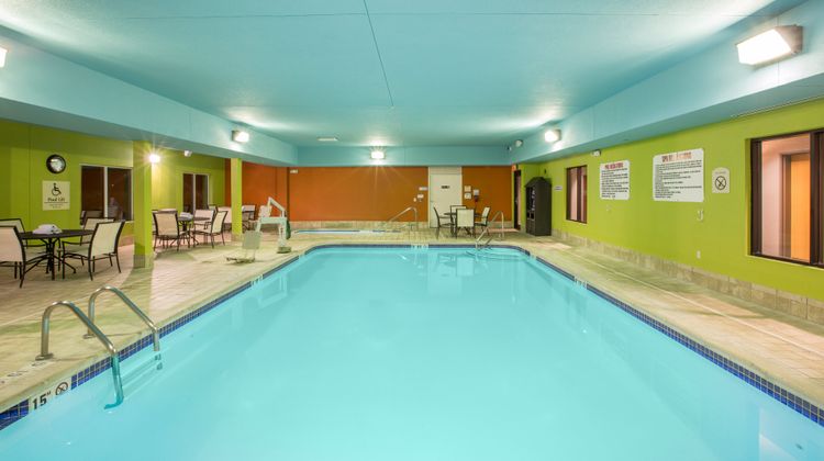 Holiday Inn Express Pool