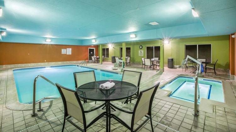 Holiday Inn Express Pool