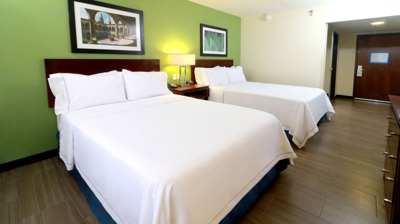 <b>Holiday Inn Express Guadalajara Airport Room</b>. Images powered by <a href="https://www.leonardoworldwide.com/" title="Leonardo Worldwide" target="_blank">Leonardo</a>.