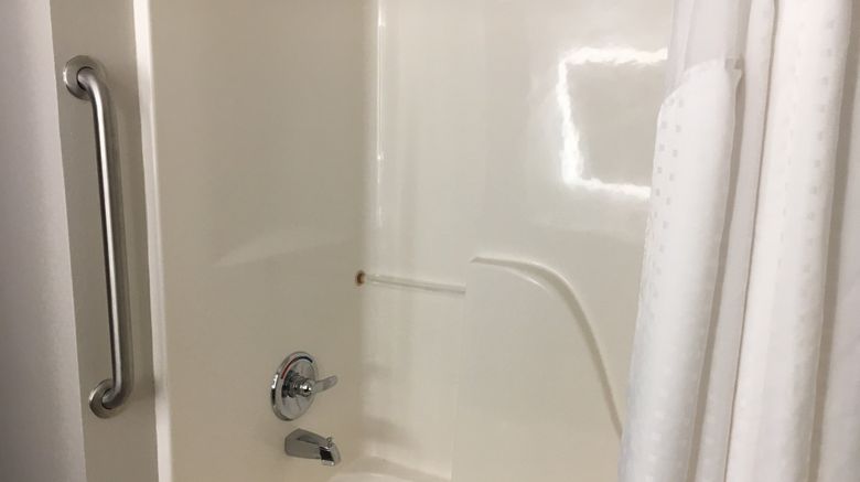 <b>Holiday Inn Express Hotel & Suites Room</b>. Images powered by <a href="https://www.leonardoworldwide.com/" title="Leonardo Worldwide" target="_blank">Leonardo</a>.