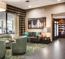 Holiday Inn Rock Island Lobby