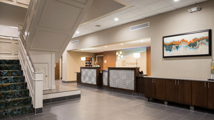 Holiday Inn Rock Island Lobby