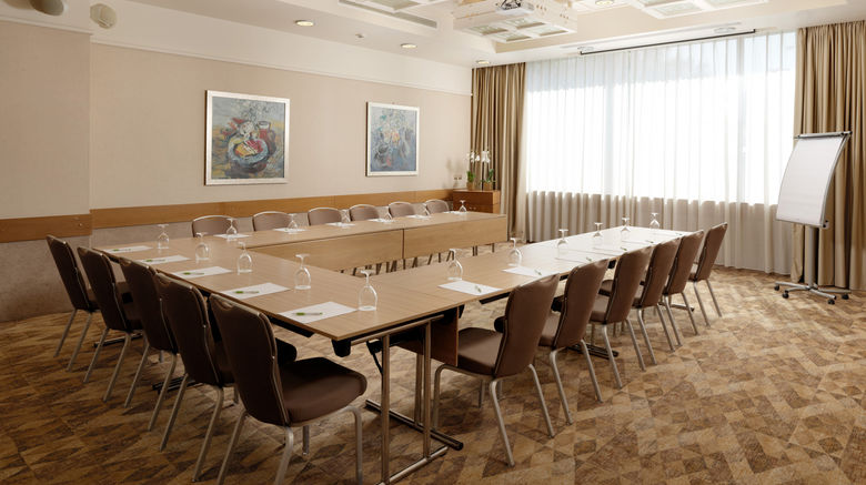 <b>Holiday Inn Meeting</b>. Images powered by <a href="https://www.leonardoworldwide.com/" title="Leonardo Worldwide" target="_blank">Leonardo</a>.