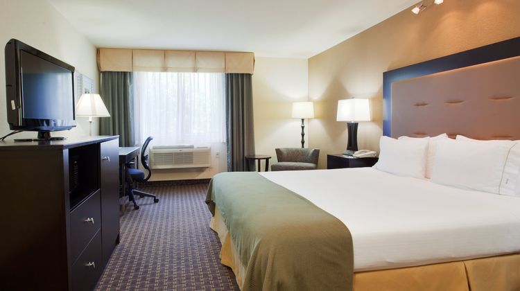 Holiday Inn Express Room