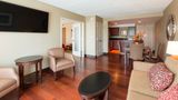 Crowne Plaza Boston Woburn Suite