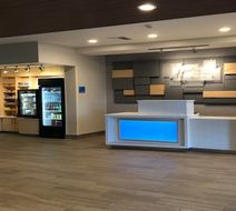 Holiday Inn Express & Suites Albany Lobby