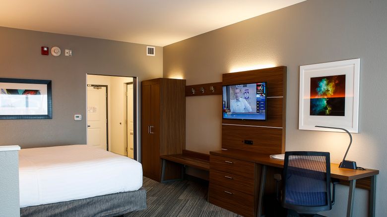 <b>Holiday Inn Express & Suites Evansville Room</b>. Images powered by <a href="https://www.leonardoworldwide.com/" title="Leonardo Worldwide" target="_blank">Leonardo</a>.