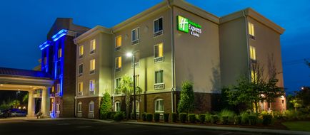 Holiday Inn Express Hotel & Suites Exterior