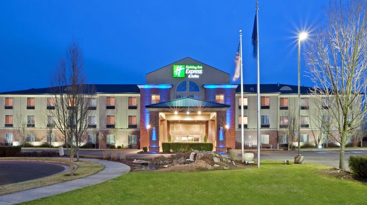 Holiday Inn Express & Suites Albany Exterior