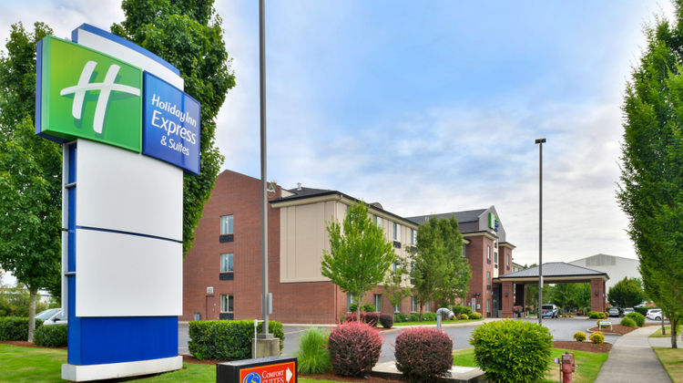 Holiday Inn Express & Suites Albany Exterior