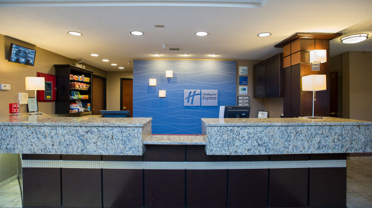 Holiday Inn Express Topeka I70 Wanamaker Lobby