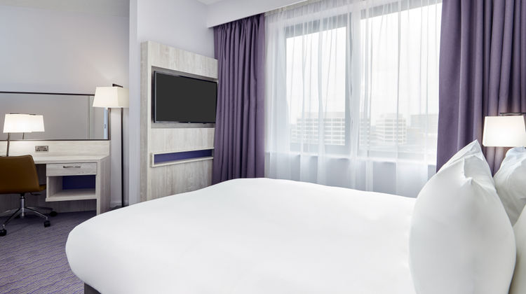 Leonardo Hotel Swindon Room