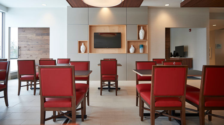 Holiday Inn Express/Suites St Johns Arpt Restaurant