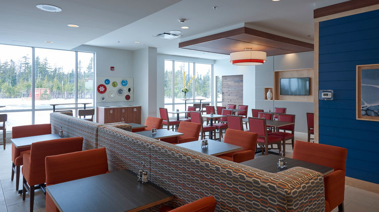 Holiday Inn Express/Suites St Johns Arpt Restaurant
