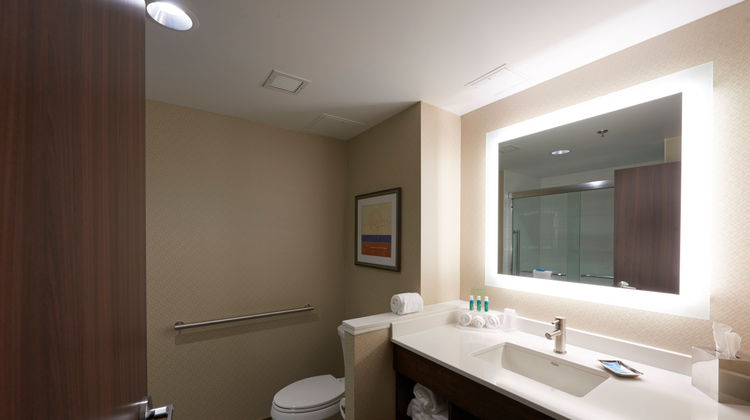 Holiday Inn Express/Suites St Johns Arpt Room