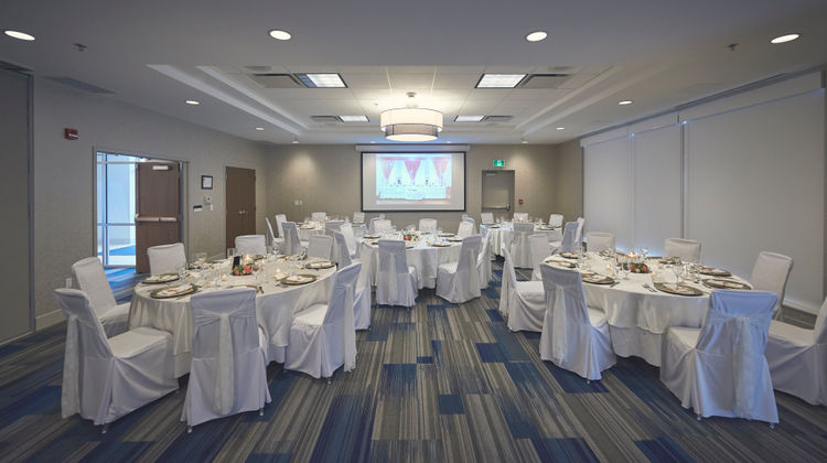 Holiday Inn Express/Suites St Johns Arpt Meeting