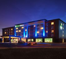 Holiday Inn Express/Suites St Johns Arpt Exterior