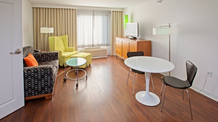 Holiday Inn Express Fishers Suite