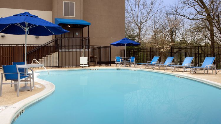 Holiday Inn Express & Sts College Park Pool