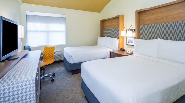 <b>Holiday Inn Room</b>. Images powered by <a href="https://www.leonardoworldwide.com/" title="Leonardo Worldwide" target="_blank">Leonardo</a>.