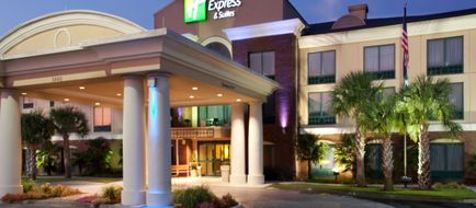Holiday Inn Express Hotel & Suites Exterior