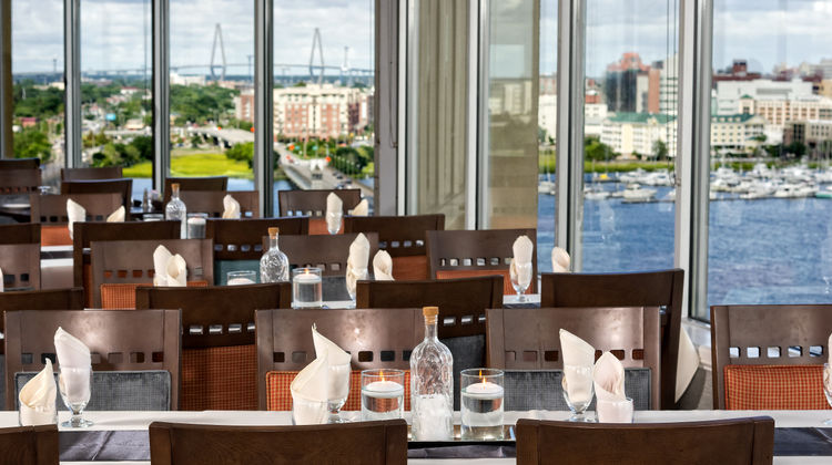 Holiday Inn Riverview Restaurant