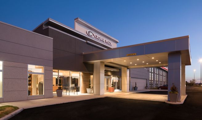 Crowne Plaza Burr Ridge Exterior