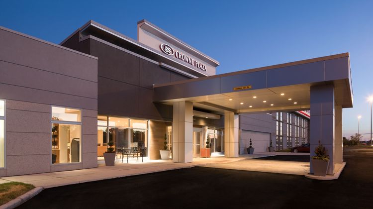 Crowne Plaza Burr Ridge Exterior