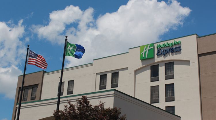 Holiday Inn Express Exterior
