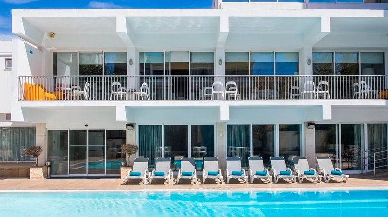<b>Londres Estoril / Cascais Pool</b>. Images powered by <a href="https://www.leonardoworldwide.com/" title="Leonardo Worldwide" target="_blank">Leonardo</a>.