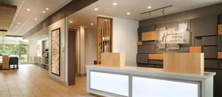 Holiday Inn Express & Suites Braselton Lobby