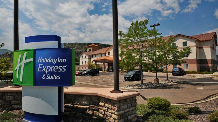Holiday Inn Express Exterior