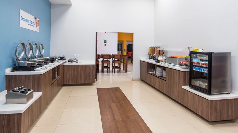 <b>Holiday Inn Express Manzanillo Restaurant</b>. Images powered by <a href="https://www.leonardoworldwide.com/" title="Leonardo Worldwide" target="_blank">Leonardo</a>.