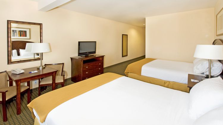 Holiday Inn Express Willcox Room